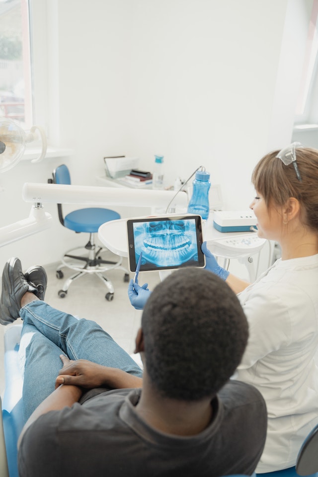 RTG zęba – Czy w ciąży można prześwietlać zęby?