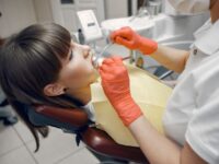 Czy implant zęba może uciskać nerw?